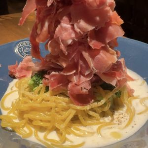 ストップと言うまで生ハムをパスタにのせ続けるレストランでストップと言わなかった結果