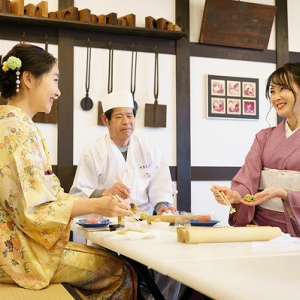 【京都府京都市】町屋で熟練の職人と伝統の京菓子を作る、「京菓匠 甘春堂」の和菓子体験