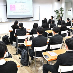 第一三共ヘルスケア ロキソニン×広尾学園 みんなの生理痛プロジェクト for TEEN で中高生が性別問わず生理について真正面から向き合い共感、鎮痛薬を正しく服用する情報も共有