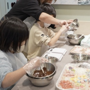 【大阪府大阪市】みどり歯科医院が、天然甘味料を使った虫歯にならないチョコレート作り教室を実施！