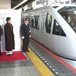 花村想太も鳥肌！ 東武特急 N100系 スペーシア X 乗車100万人突破で 北千住駅 特急専用ホームの発車メロディが Natural Lag 新曲『Step By Step』に！ ホームに立つ人を想って描いた歌で、次の時代も新しい景色をみんなに