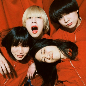 THE HOLDENS、1stAL『RAIMUGI』LPリリース&フー・ドゥ・ユー・ラブとの合同レコ発開催