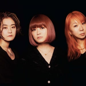 つしまみれ、新ドラマーあさみとの新曲「GIRAGIRA HIKARU」4/4配信リリース