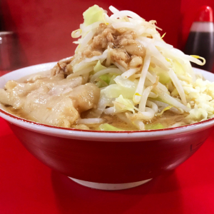 人類でもっともラーメン二郎を食べている男がラーメン二郎で1日10杯食べる快挙 / 直系二郎大好きマンさん