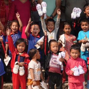 途上国の子どもたちにスクールシューズを届ける「ワールドフレンズプロジェクト」