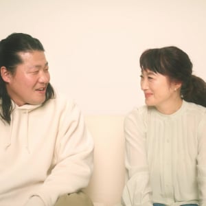 『サンクチュアリ』一ノ瀬ワタル＆余貴美子が再び親子役で新CM！ 豪快力士から不器用な息子へ大変身