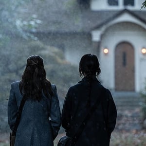 脱出サイコ・スリラー『異端者の家』プロダクトデザイナーに聞く「家具や壁紙が“ミスター・リード”のキャラクターに深みを与えていく」