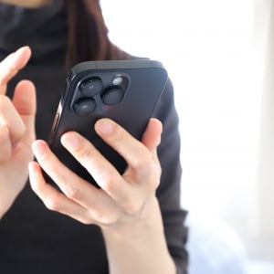 iPhoneを盗まれた元AKB48生駒里奈さん / 誰が盗んだか知らんがずっと覚えてるからなぁ!!!!