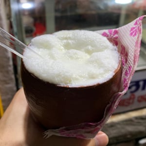 インドはキンキンに冷えた作り置きのラッシーもおいしい