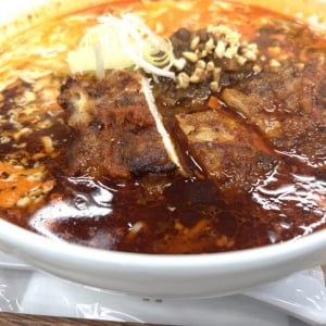 分離スープに驚き！ デニーズ×飯田商店の進化系担々麺を実食レポ