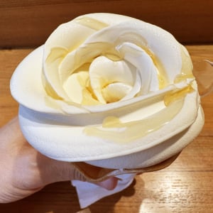 秋葉原で食べられる秋葉原の蜂蜜を使用したソフトクリームが激しくウマすぎる件 / 秋葉原の「あきばちさん」