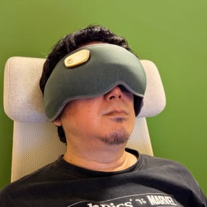 超高周波サウンドと温熱機能でリフレッシュ　Makuakeで応援購入プロジェクトを公開中のアイマスク「Relaxonic Cover」レビュー