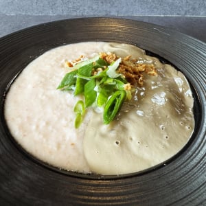 店名がない「甲殻類ラーメン専門店」で地球上のカニをすべて濃縮したかのような麺を食べる