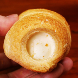 生パイ最高伝説キター！ セブンイレブンで買ったヤマザキの「生パイコロネ」がおいしいよ