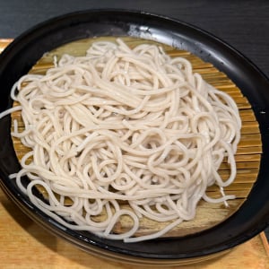 「小諸そば」のスマホアプリ　初回ダウンロード特典で「山かけせいろ」「冷やしたぬき」等が無料なのに低評価！？　その理由は……