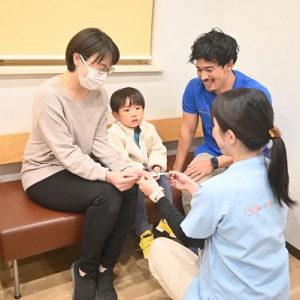 小児科クリニックなどを運営するSunnyが、教室や専門外来を開始！パパママ教室も