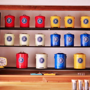 京都の茶源郷・和束町に、ほうじ茶の奥深さを伝える専門店「桶力茶店」がオープン