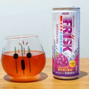 あの“冷感リフレッシュ飲料”から新フレーバーが登場！「フリスク スパークリンググレープ」をレビュー！