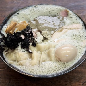 泡泡泡泡泡泡泡泡泡でアワアワな煮干しラーメンが凄かった！ 東京・神保町「ど煮干し鉢銀」