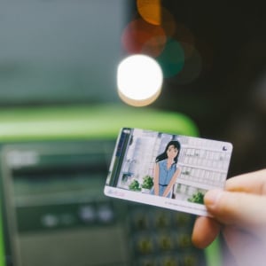 90年代「テレホンカード風」ムビチケがエモすぎる…！　スタジオジブリ『海がきこえる』3週間限定リバイバル上映