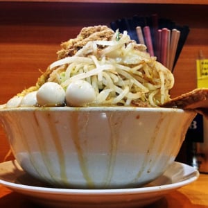 あすけん公式がラーメン二郎に関してお詫び / 二郎バグと呼ばれる現象→ 修正される