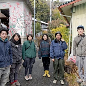廃屋を修繕しながら暮らす村「梅村（バイソン）」に住民が続々！ 空き家をよみがえらせる廃屋ジャンキーたちに話を聞いてみた　兵庫県神戸市