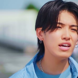 舟津真翔、新曲「魔法のコトバ」MV公開 青春ラヴストーリーを描く告白前夜の淡く切ない4人の物語