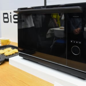 パナソニック「スチームオーブンレンジ ビストロ」が未油調の冷凍フライをサクサクに揚げる機能を新搭載！ 果たしてその実力は？