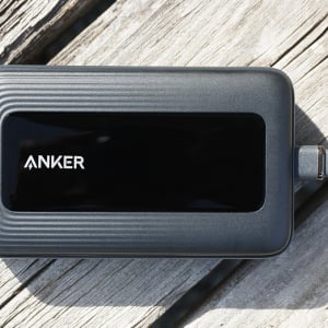 ケーブル一体型&充電残量一目瞭然。私的、Ankerモバイルバッテリーの暫定チャンプはコレ！