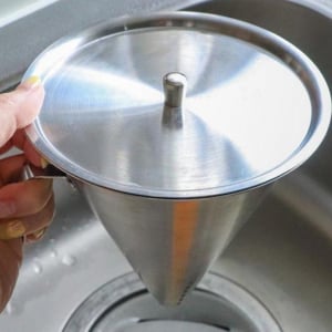 生ゴミ臭と生活感にまるっとおさらば。この三角コーナーがスタイリッシュすぎる