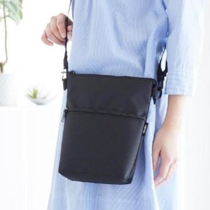 山崎実業のコレ、ただのショルダーバッグじゃないんです。夏の買い物の悩みが解決しそう【ROOMIEライターのコレ気になる】