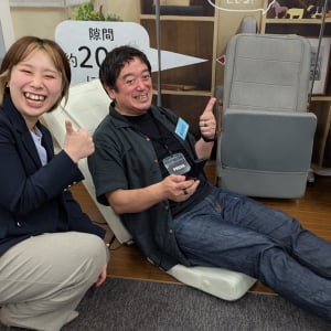 「まるでカメレオン」のたためるマッサージチェアや太もも兼用の「ゴリラのふたつかみ」 ヒット続くドウシシャ健康家電の新製品がお披露目