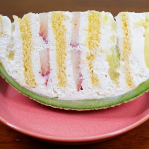 ケーキ屋「GINZA FRUITS」のまるごとメロンケーキがおいしいよ