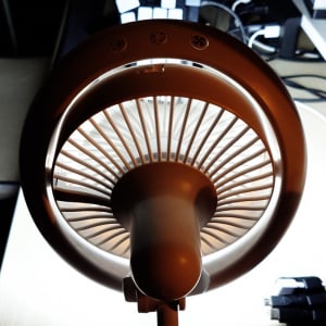 好きな場所に「風と光」を。新作サーキュライトで猛暑に快適空間を作り出せ
