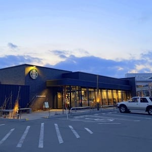 【北海道・旭川】 木の温もりと景色いい「スターバックス」スペシャル店舗、利用レポ