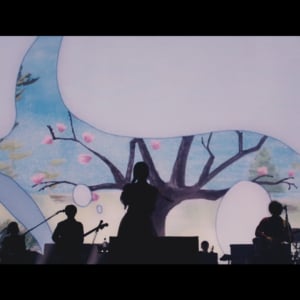 ヨルシカ〈前世〉から「晴る」ライブ映像を公開