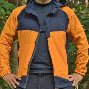 ワークマン、ありがとう。この高機能な「超撥水アウター」が2500円は衝撃だ…