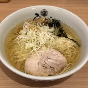 吉野家のラーメン屋「ひるがお」でラーメンを食べる / 個性というより定番を楽しみたい人に