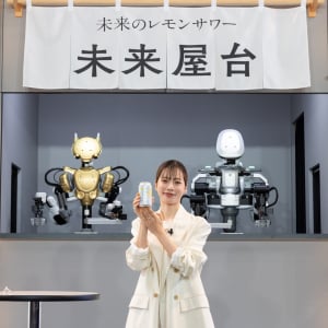 桜井ユキ「どんな料理にもすごく合いそう！」期間限定オープンの屋台で『未来のレモンサワー』を堪能