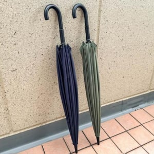 マーナの「手が濡れない魔法の傘」がいつも取り合いになるので、2本目ゲットしました