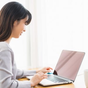 主婦の新しい副業！“売れるサイト”を自宅で育てる方法