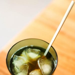 無印良品の隠れた逸品「マドラー」があれば、夏のドリンク作りがぐんと快適になる