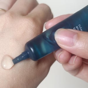 繰り返すニキビの悩み。無印良品の「1,000円以下で買えるコレ」で、肌の調子が上向きになった気がする