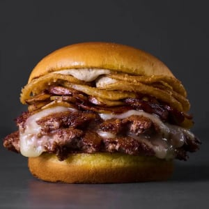 シェイクシャックで1日30食限定「ニューヨークステーキハウスバーガー」販売開始きたあああ！