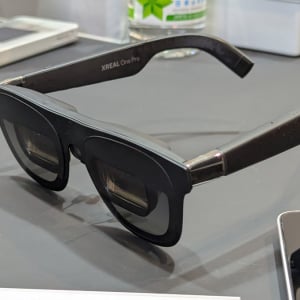 新開発の光学モジュールで視野角が57°に広がったARグラス「XREAL One Pro」が7月24日発売へ