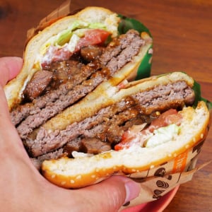 ステーキとハンバーガーがなかったらバーガーキングのステーキバーガーを食べればイイじゃない