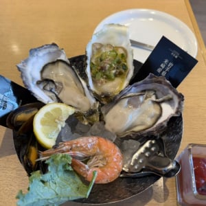【福岡グルメ】博多駅の駅ビルで至福のランチ！「レカイエ オイスターバー」の牡蠣が美味すぎた