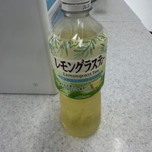 「美味しい」「後味が雨上がりの公園の草」「入浴剤の味」　セブンイレブン限定の「一（はじめ）レモングラスティー」に賛否