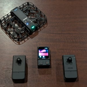 AIカメラドローン「HOVERAir X1 Smart」のモニターやリモコンとして使える「BEACON＆JOYSTICK」レビュー ラジコン感覚で飛行が楽しめる