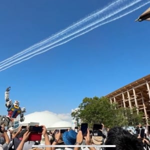 【大阪・関西万博】万博会場の上空にブルーインパルスが！　現地に行ってみた